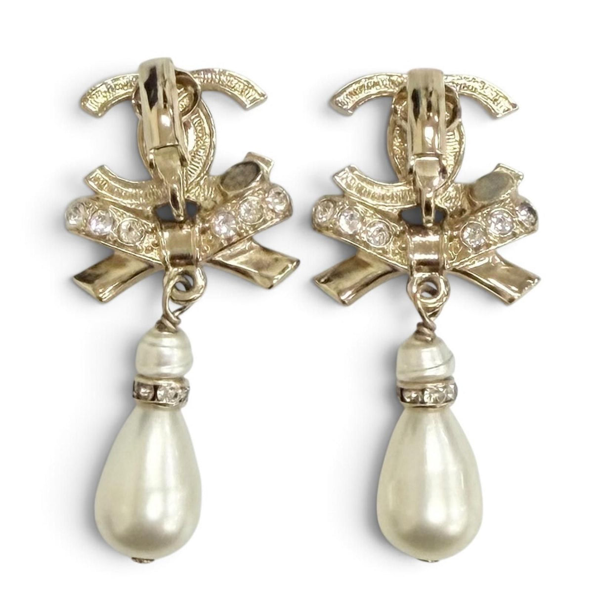 Chanel CC Logo Rhinestone Ribbon Pearl Swing Earrings Gold — view 3