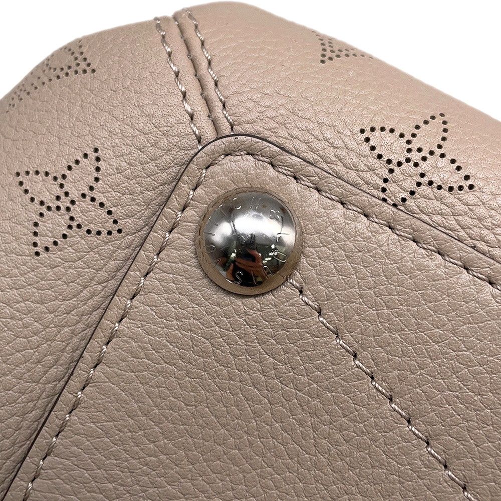 Louis Vuitton Shoulder Bag Monogram Mahina Babylon Chain BB — view 8