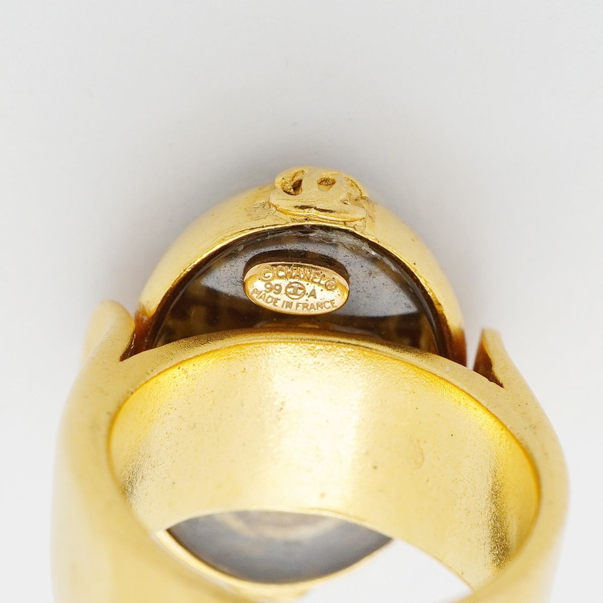 Chanel Ring Vintage CC Logo Gold Plated Gripoix — view 4