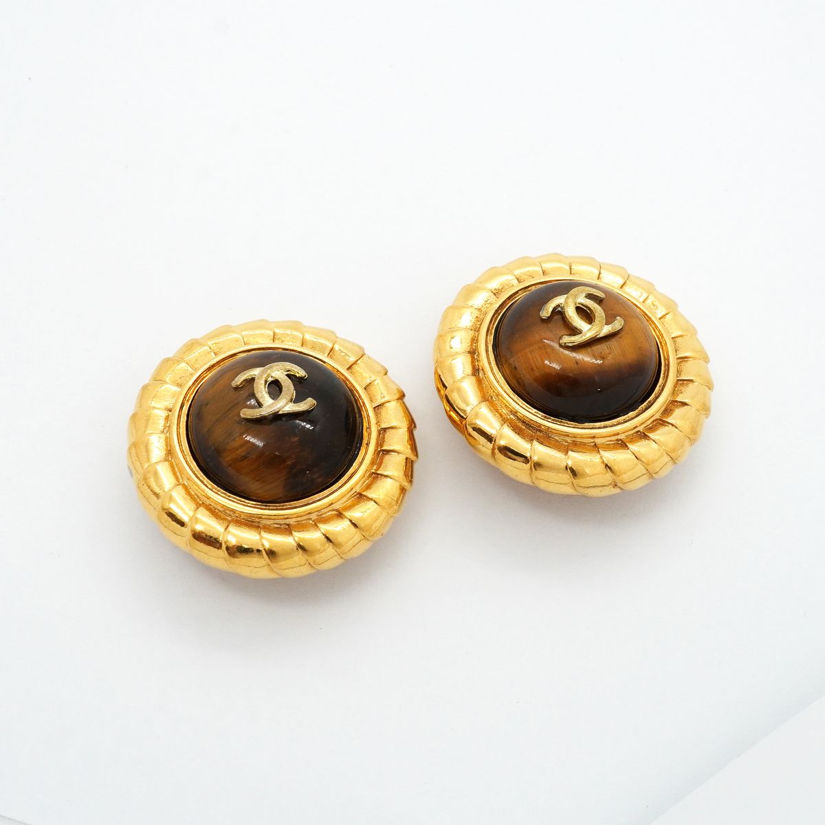Chanel Earrings Vintage CC Logo Gold Plated Tiger's Eye Brown — view 2
