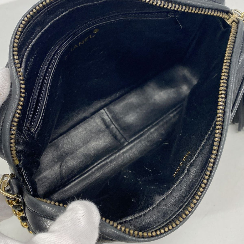 Chanel Shoulder Bag Quilted Lambskin Black Gold — view 4