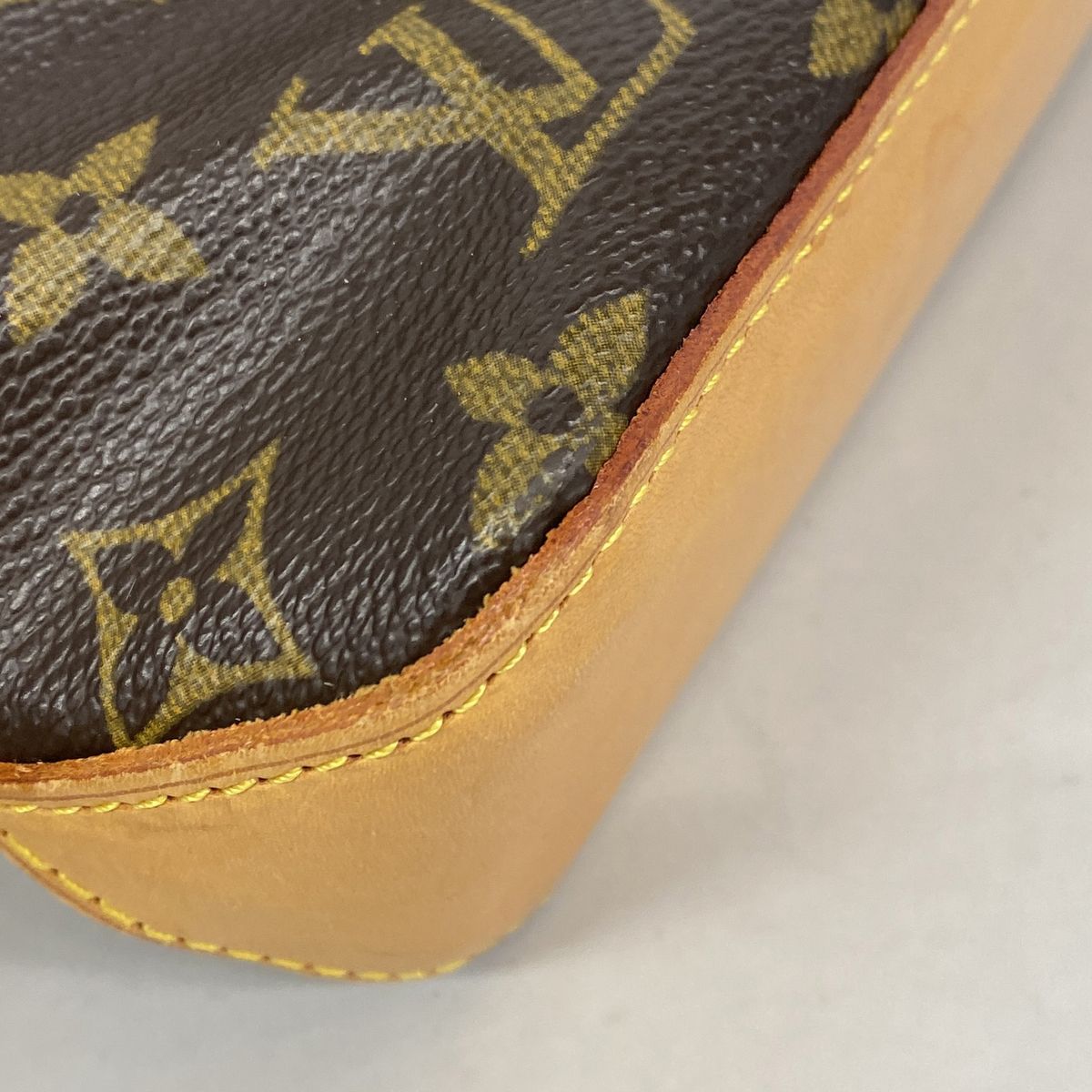 Louis Vuitton Shoulder Bag Monogram Trotteur Brown — view 6