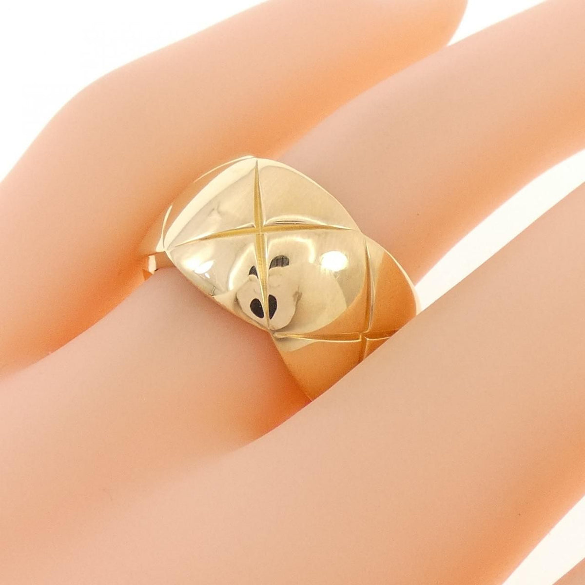 Chanel Coco Crush Large Ring — view 4