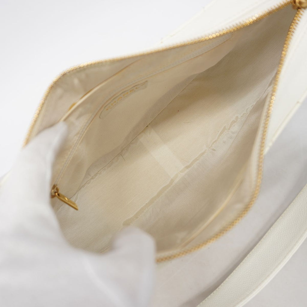 Chanel Shoulder Bag Quilted Caviar Leather White Champagne Gold — view 4