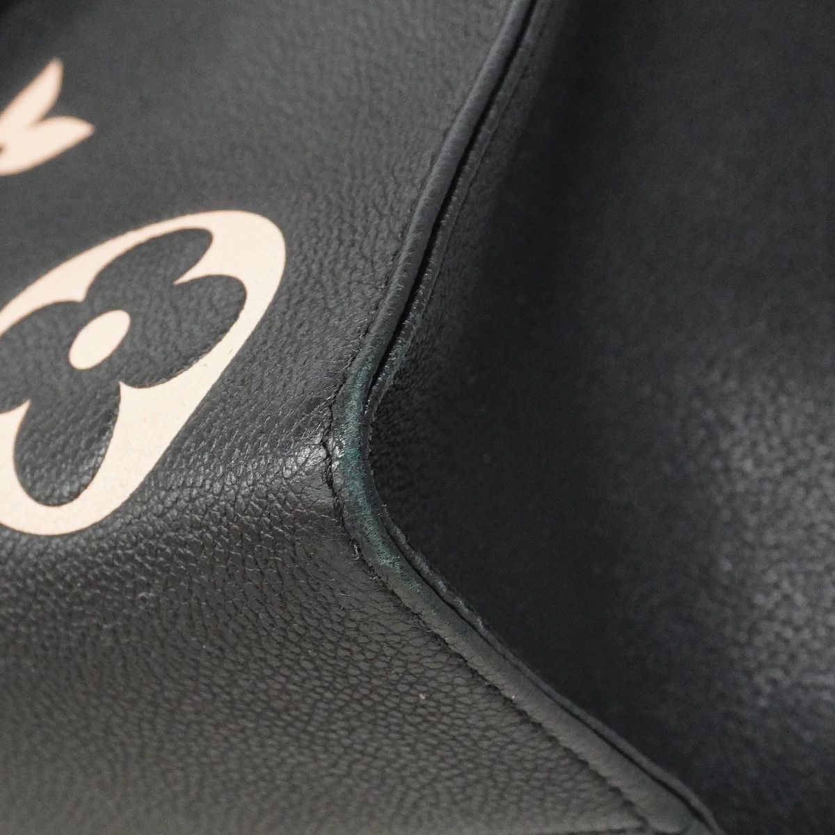 Louis Vuitton Tote Bag Monogram Empreinte Bicolor On The Go MM Black Beige 2-Way — view 6