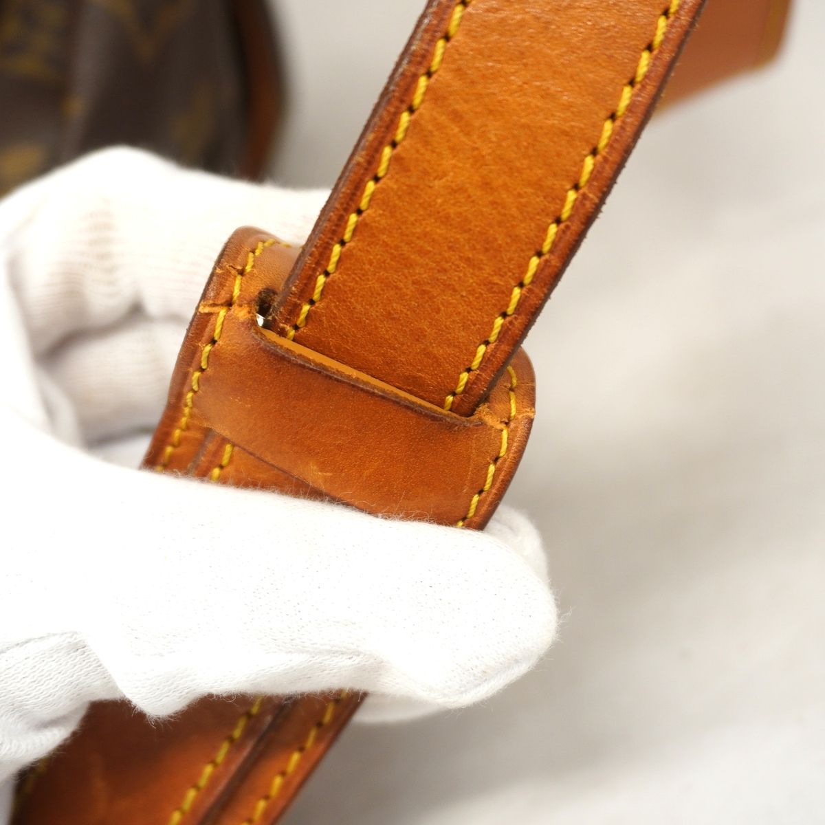 Louis Vuitton Shoulder Bag Monogram Saumur 35 Brown — view 7