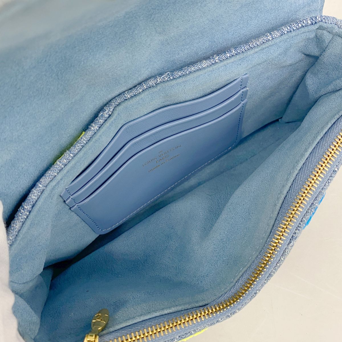 Louis Vuitton Shoulder Bag New Wave Pochette Chain Light Blue — view 4