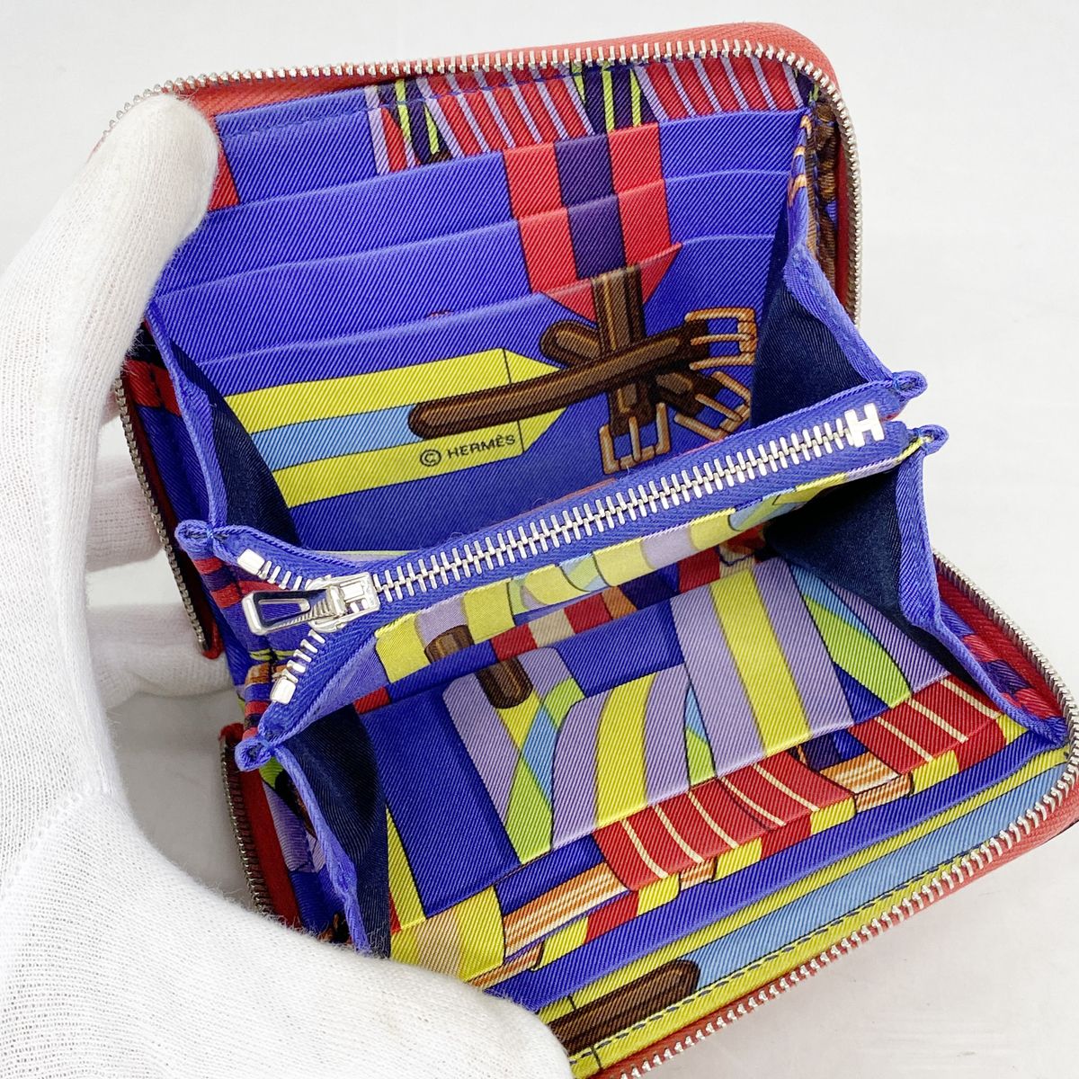 Hermes Coin Purse Azap Silk'in Compact Veau Epsom Bougainvillea Silver — view 3
