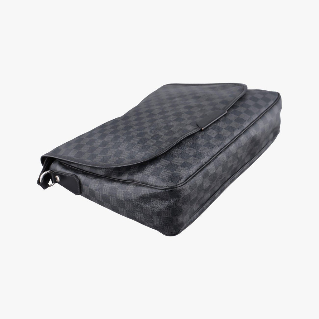 Louis Vuitton Daniel GM Noir Damier Graphite — view 5