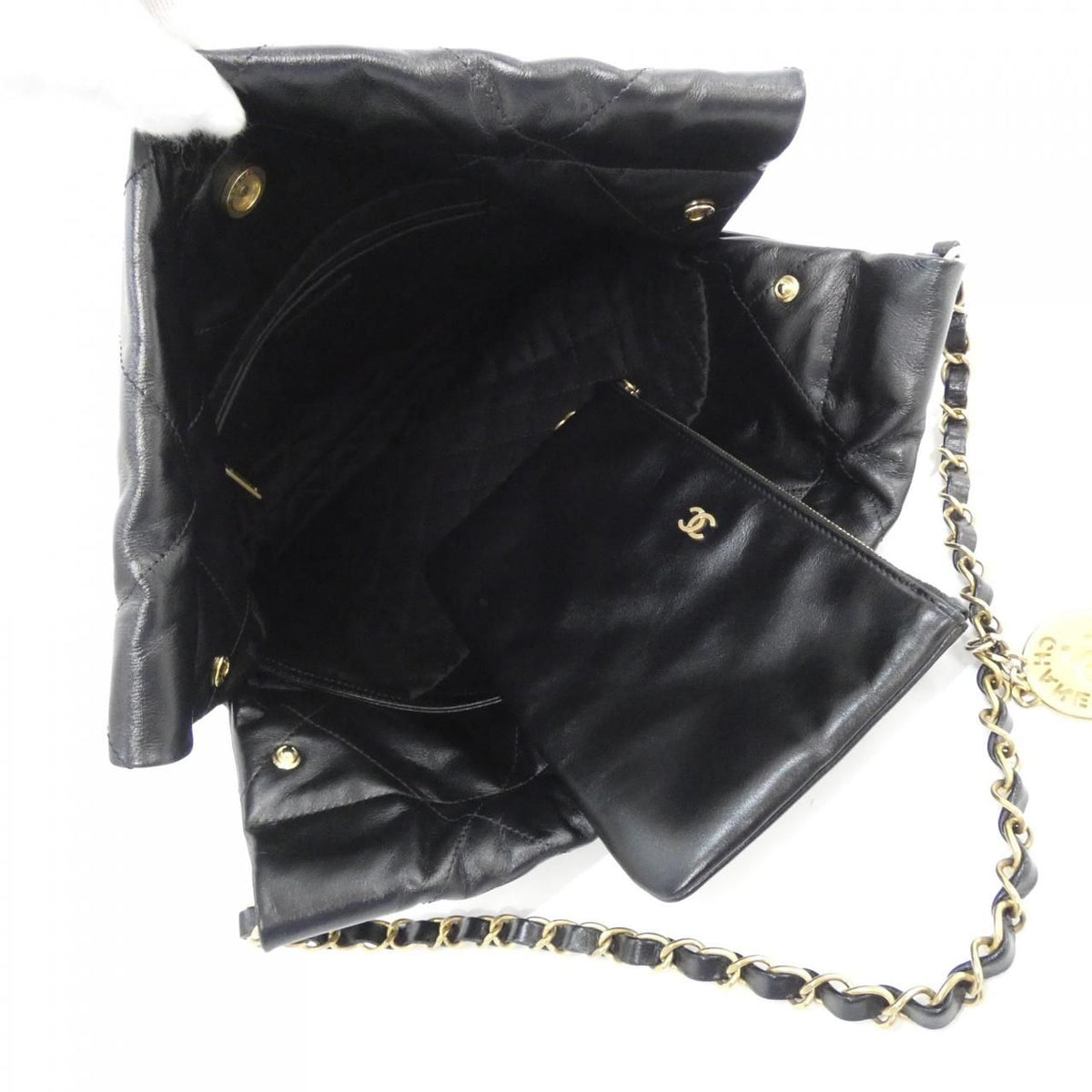 Chanel 22 Line Small Shoulder Bag — view 6