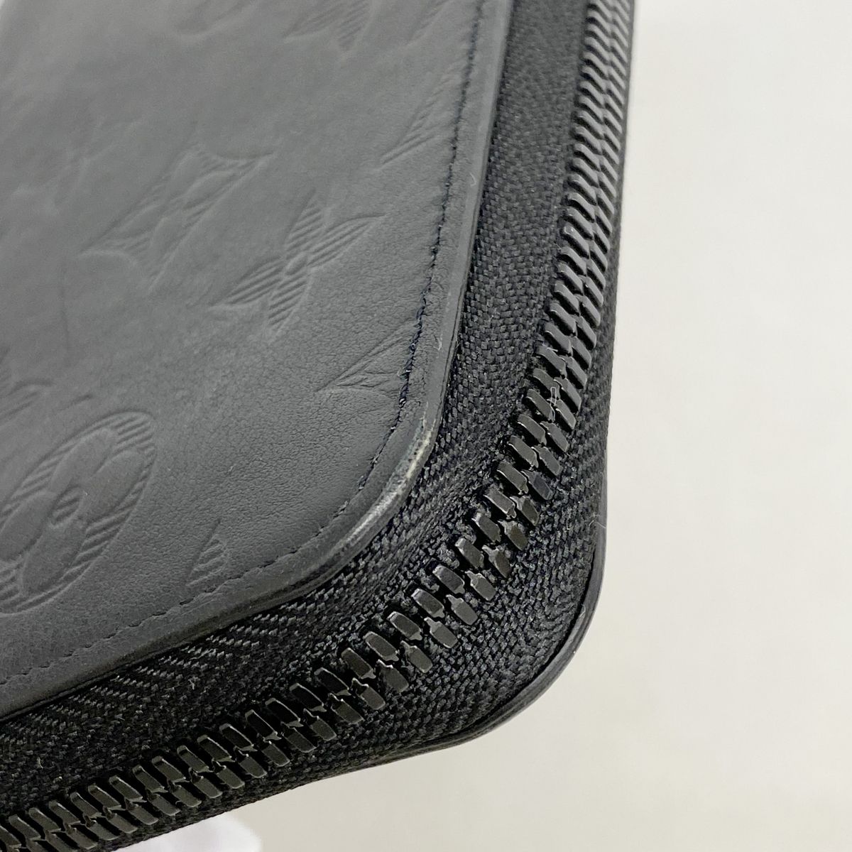 Louis Vuitton Wallet Monogram Shadow Zippy Vertical Black — view 5