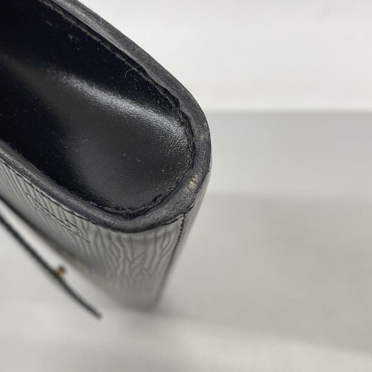 Louis Vuitton Clutch Epi Art Deco Noir — view 8