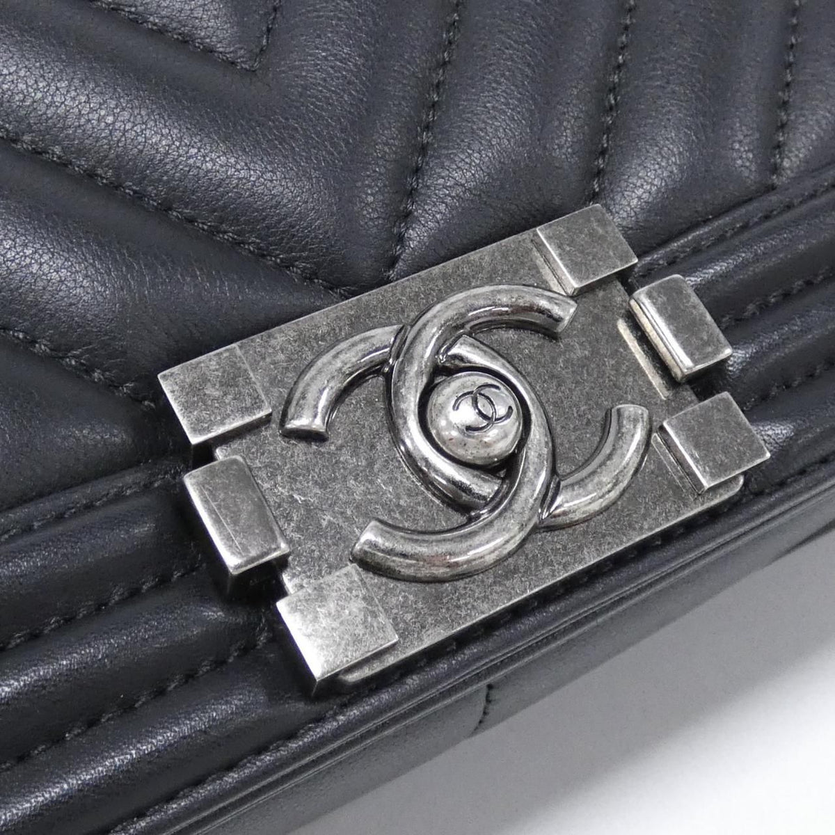 Chanel Boy Line Shoulder Bag — view 4