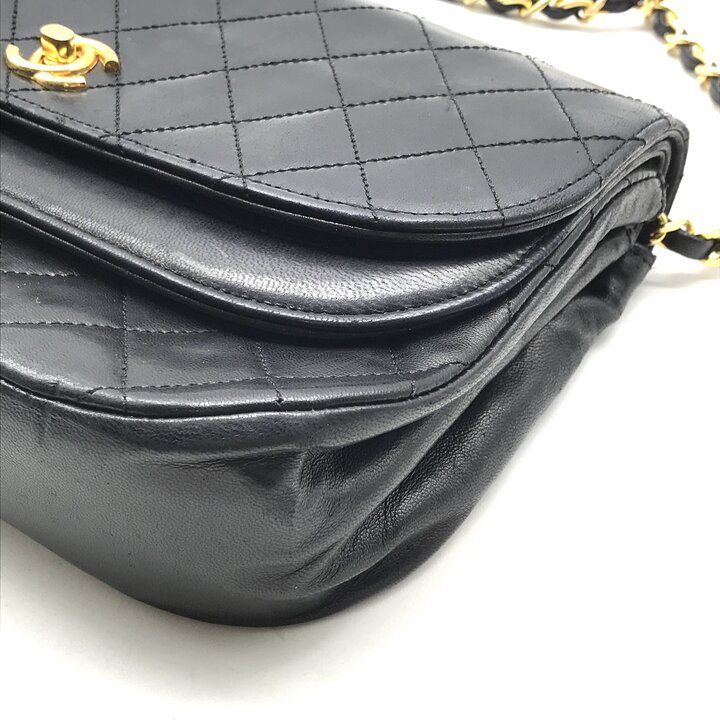 Chanel CC Logo Turnlock Lambskin Chain Shoulder Bag Black — view 6
