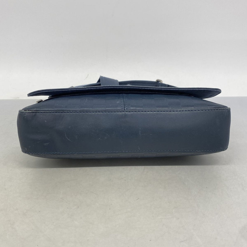 Louis Vuitton Shoulder Bag Damier Infini District PM Cosmos — view 3