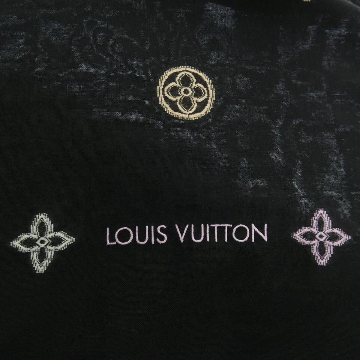 Louis Vuitton Etol Giant Trunky's Stole Scarf — view 4