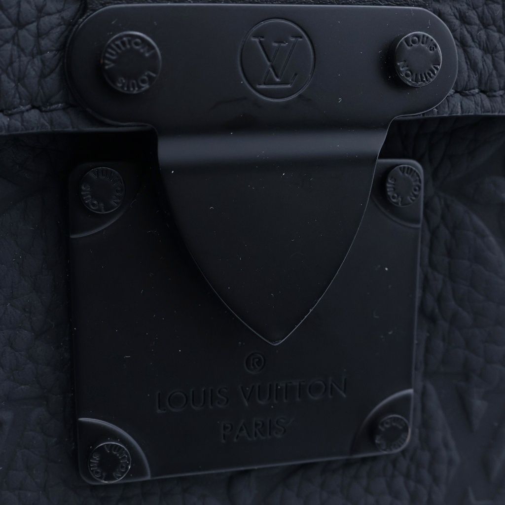Louis Vuitton Monogram Taurillon S Lock Vertical Wearable — view 6