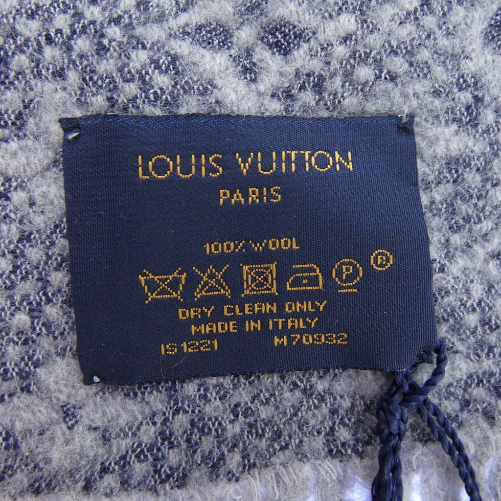 Louis Vuitton Monogram Classic Scarf — view 3