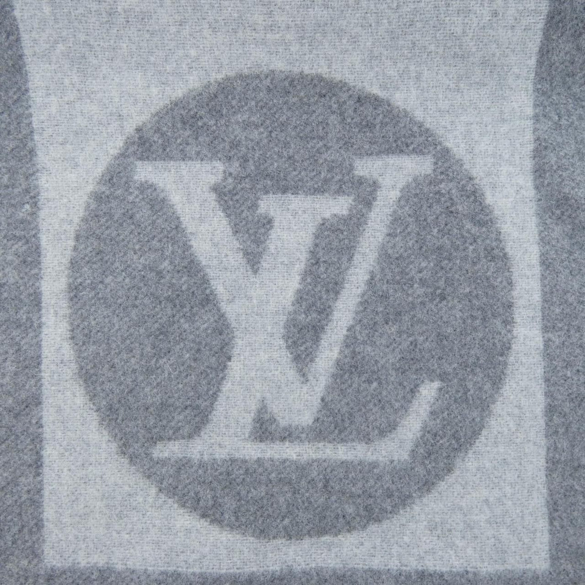 Louis Vuitton Echarpe Cardiff Scarf — view 4