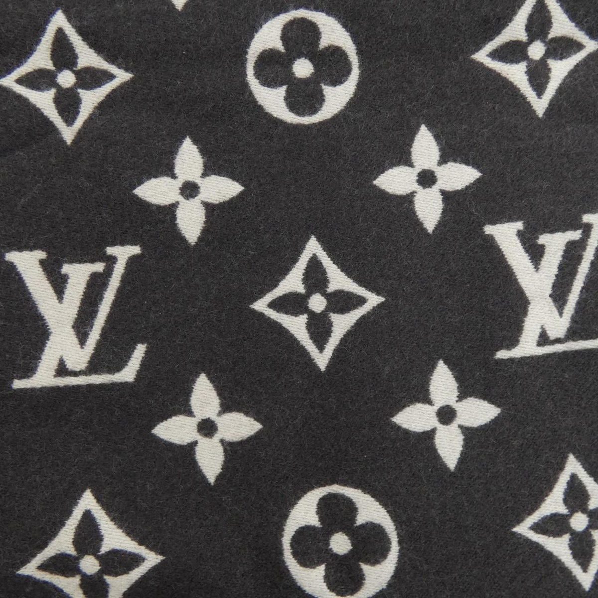 Louis Vuitton Scarf Beige — view 4