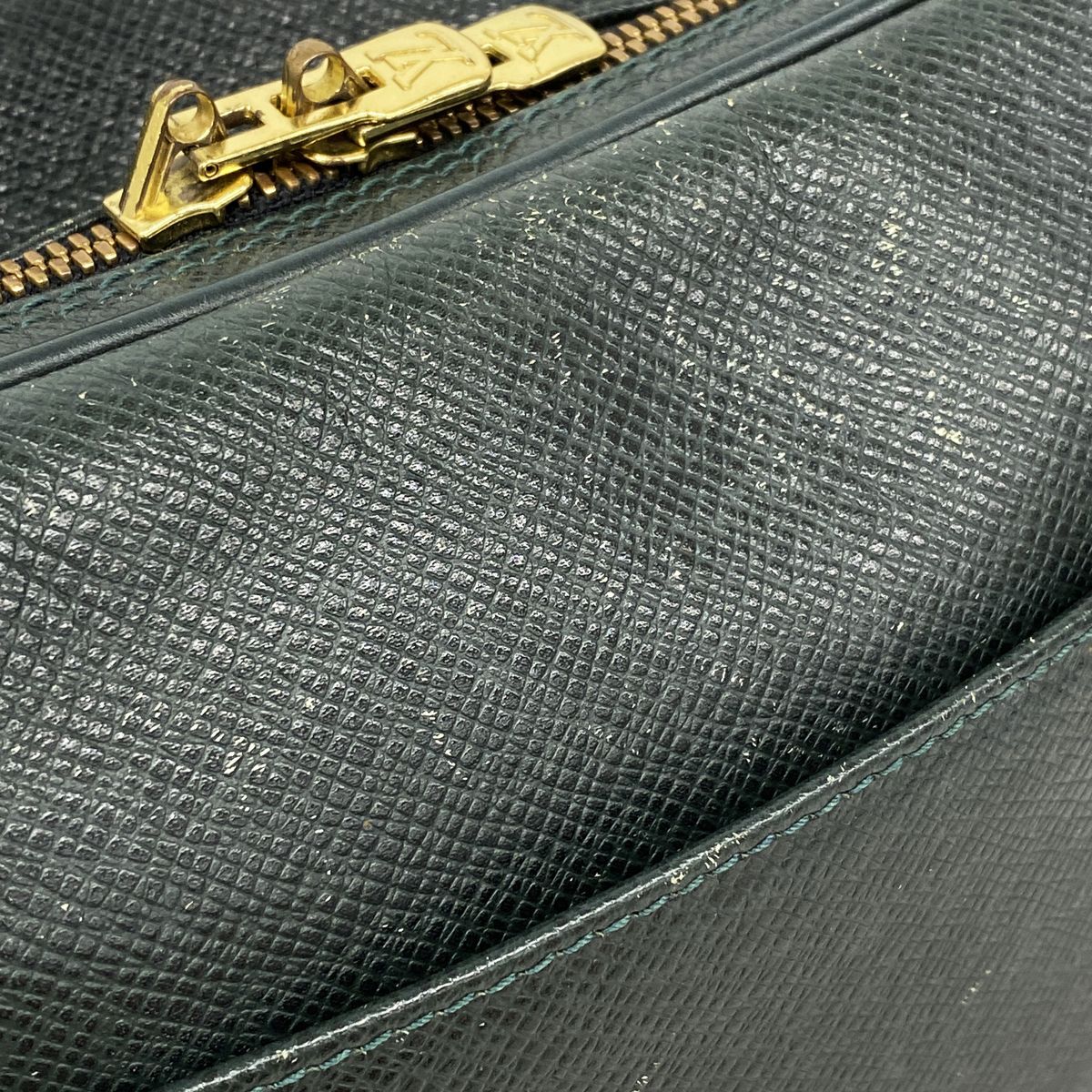 Louis Vuitton Shoulder Bag Taiga Reporter PM Epi Sea — view 7