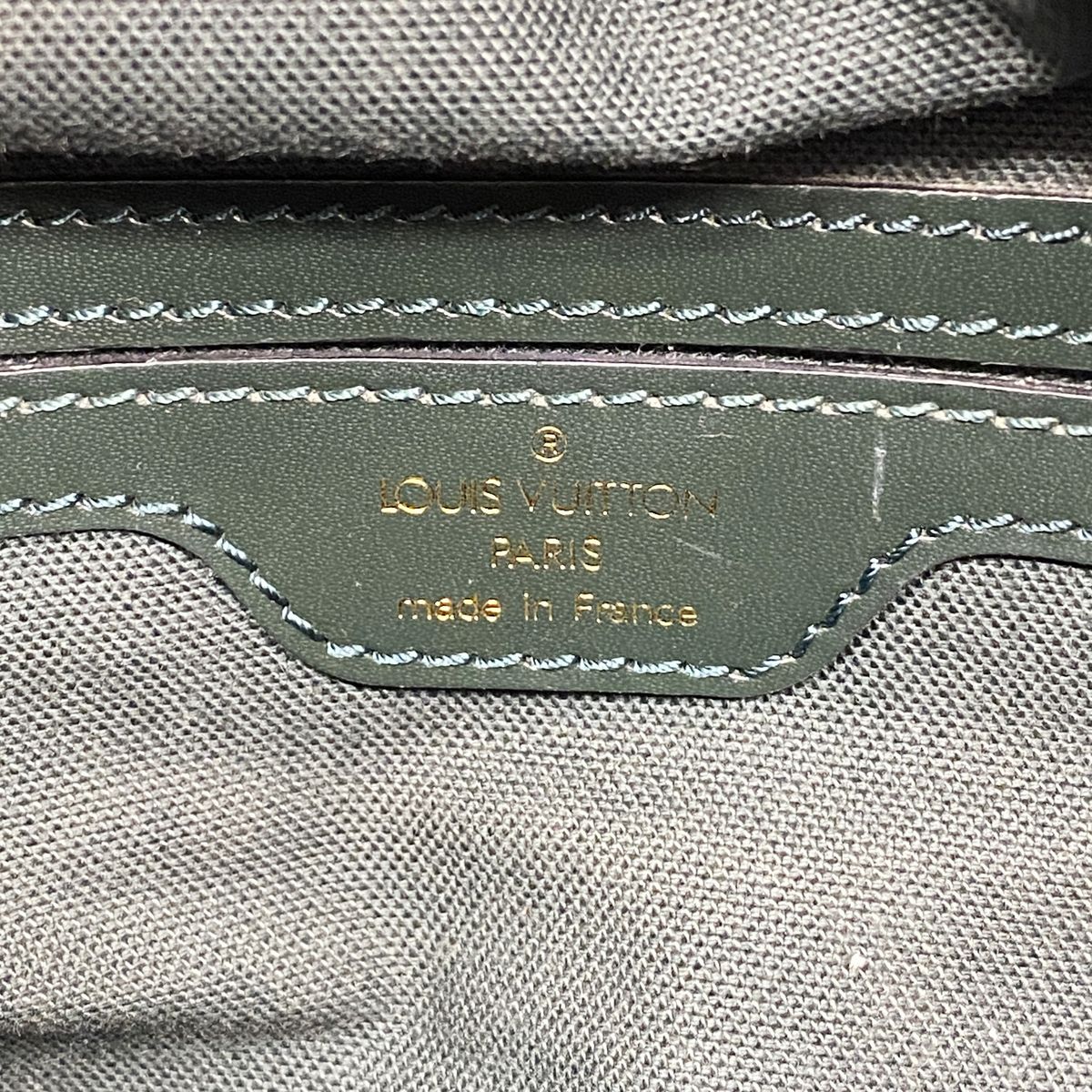Louis Vuitton Shoulder Bag Taiga Reporter PM Epi Sea — view 5