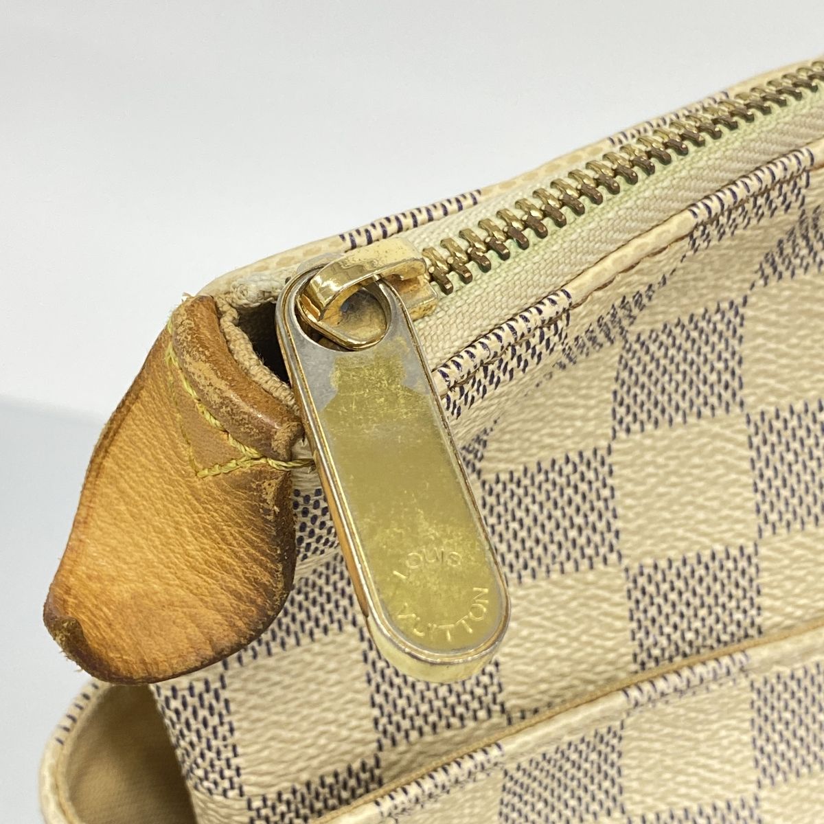Louis Vuitton Tote Bag Damier Azur Totally PM White — view 7