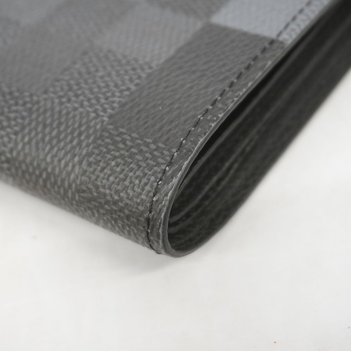 Louis Vuitton Billfold Damoflage Portefeuille Slender Black Wallet — view 5