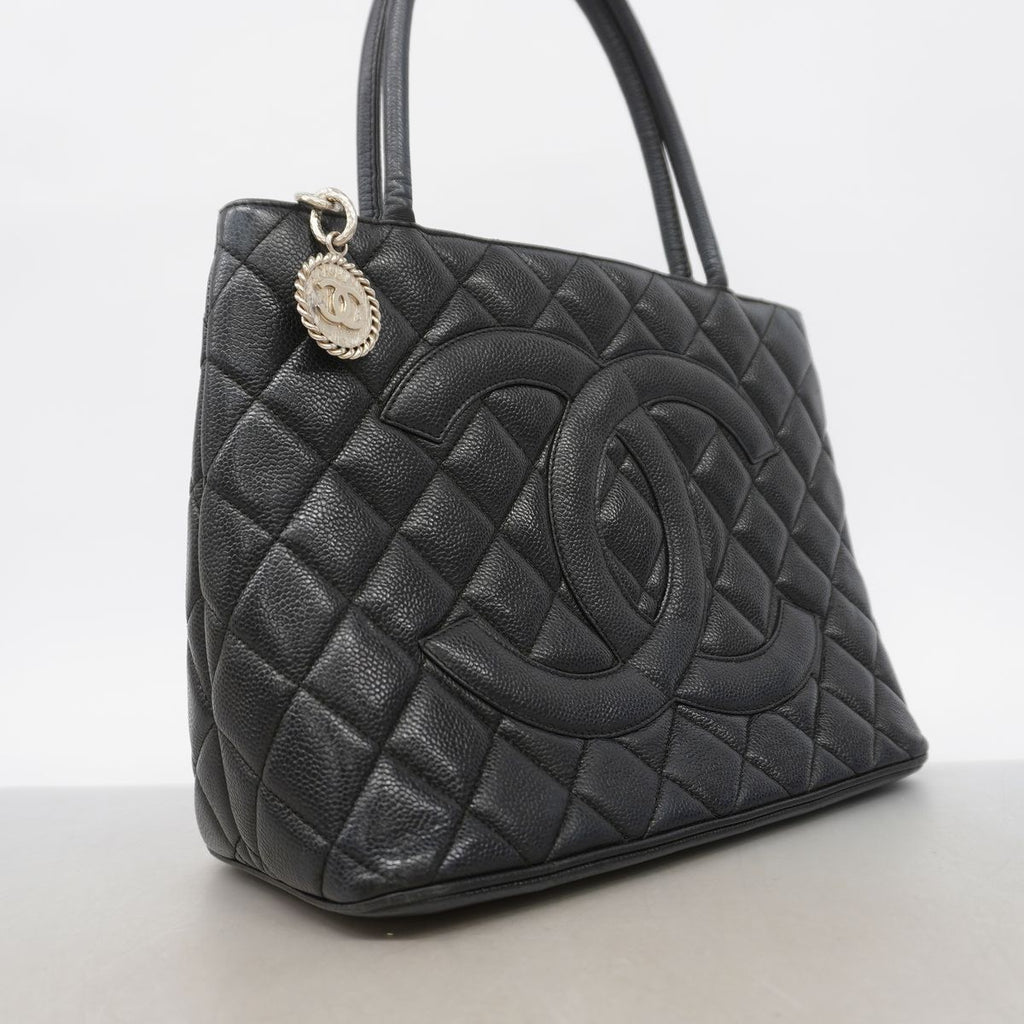 Chanel Tote Bag Reissue Caviar Leather Black Silver — view 2