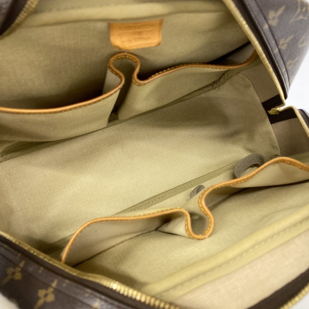 Louis Vuitton Handbag Monogram Deauville Brown — view 4
