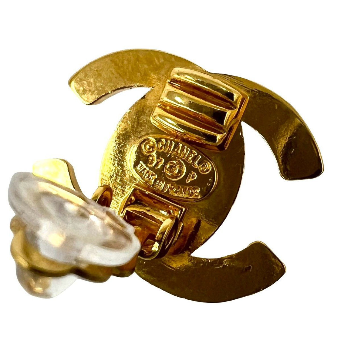 Chanel With Rice 97P Vintage CC Logo Earrings Ear Cuff Gold — view 3