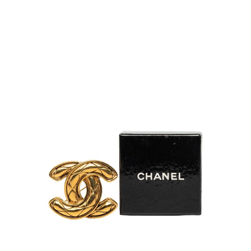 Chanel CC Logo Quilted Brooch Gold Plated — view 5