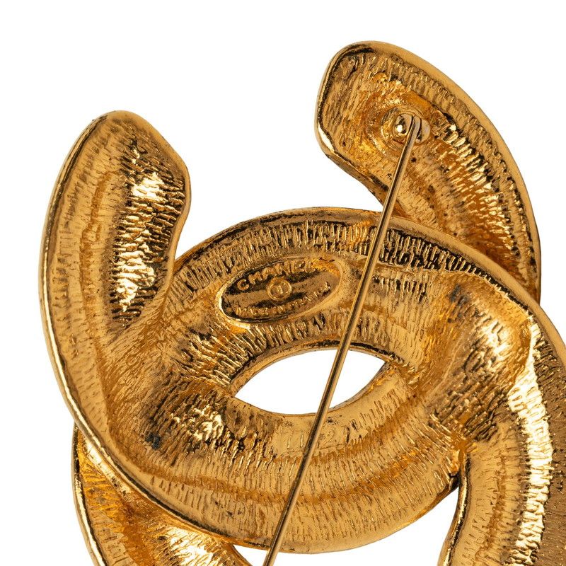 Chanel CC Logo Quilted Brooch Gold Plated — view 3