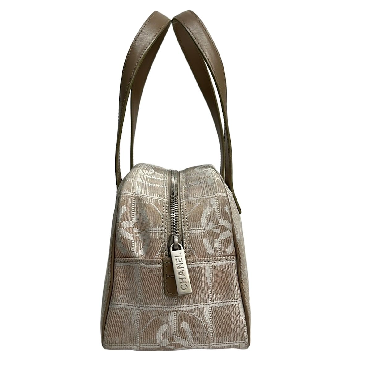 Chanel Handbag New Travel Line Beige White Leather — view 4