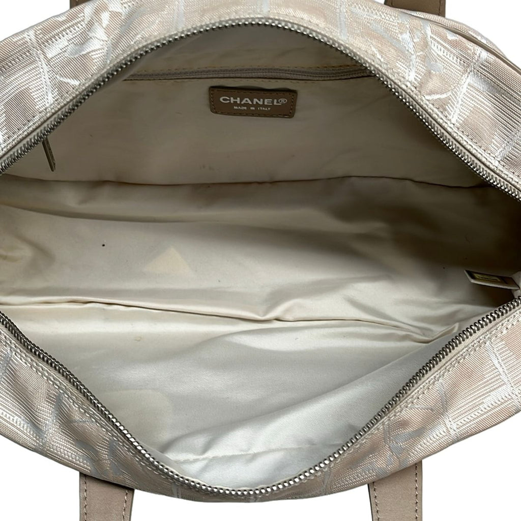 Chanel Handbag New Travel Line Beige White Leather — view 7