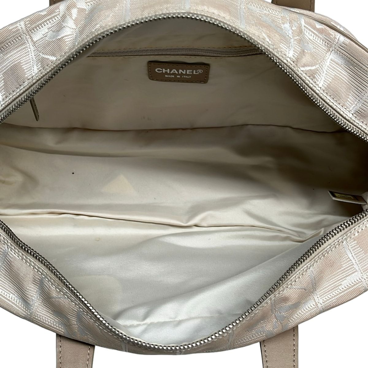 Chanel Handbag New Travel Line Beige White Leather — view 7