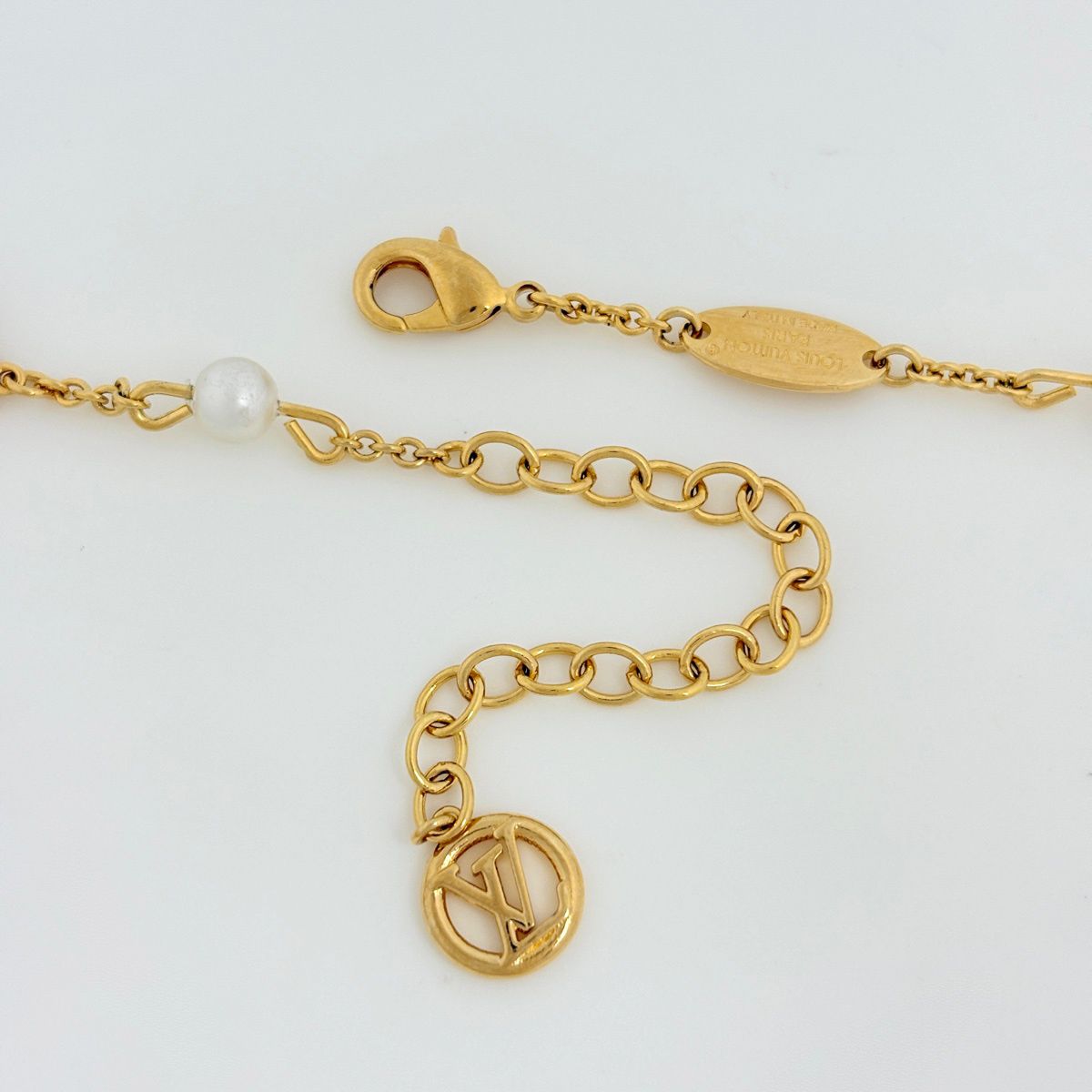 Louis Vuitton Necklace Monogram Faux Pearl Gold — view 2