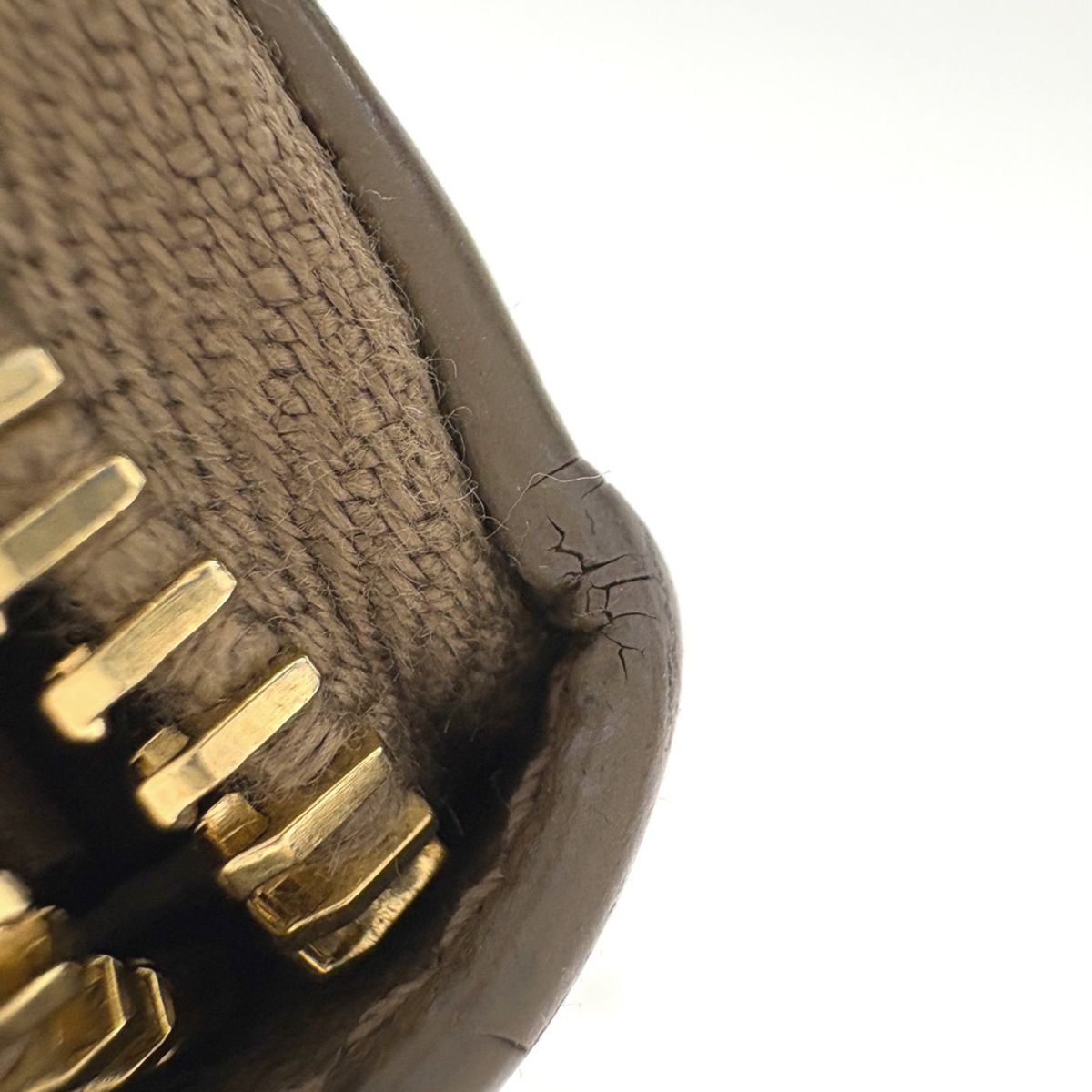 Saint Laurent Wallet Cassandra Leather Brown — view 4
