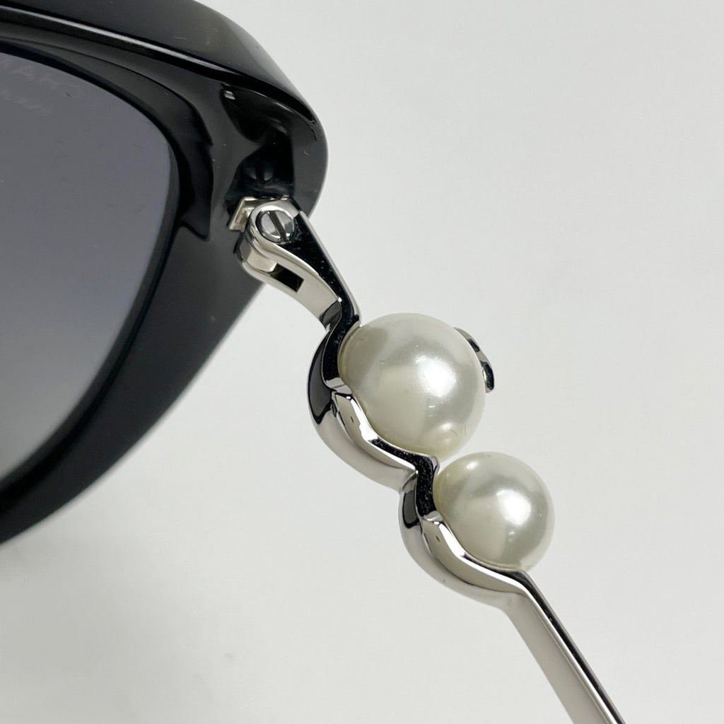 Chanel Sunglasses CC Logo Eyewear Gradient Acetate Faux Pearl Black — view 4