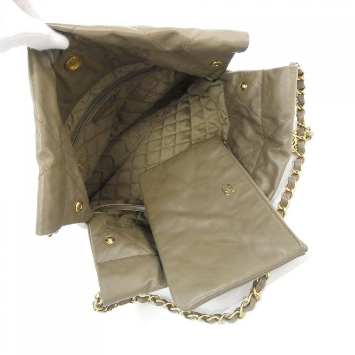 Chanel 22 Line Small Shoulder Bag — view 6
