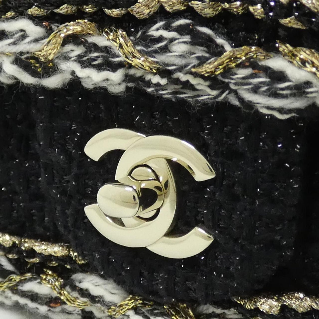 Chanel Shoulder Bag Black — view 4