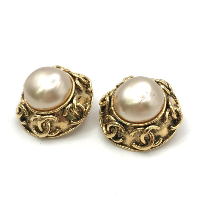 Chanel CC Logo Faux Pearl Vintage Earrings Gold — view 5