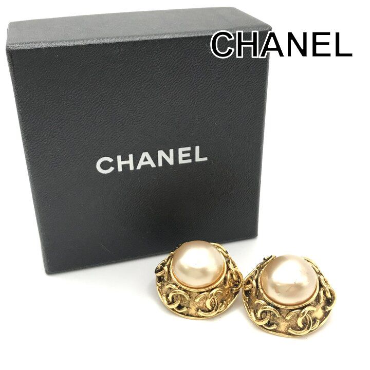 Chanel CC Logo Faux Pearl Vintage Earrings Gold