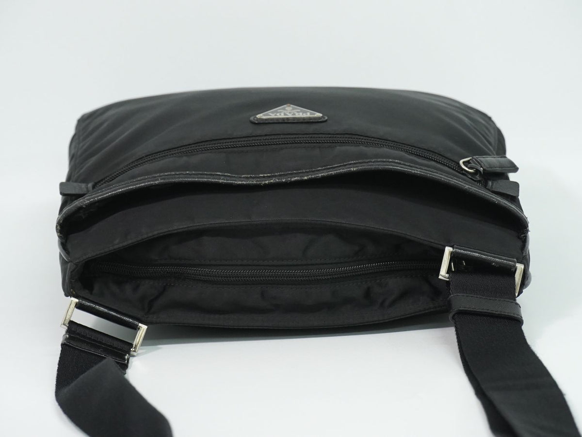 Prada Nylon Shoulder Bag Pochette Black — view 5