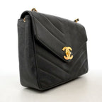 Chanel Shoulder Bag V-stitch Caviar Leather Black Gold — view 2