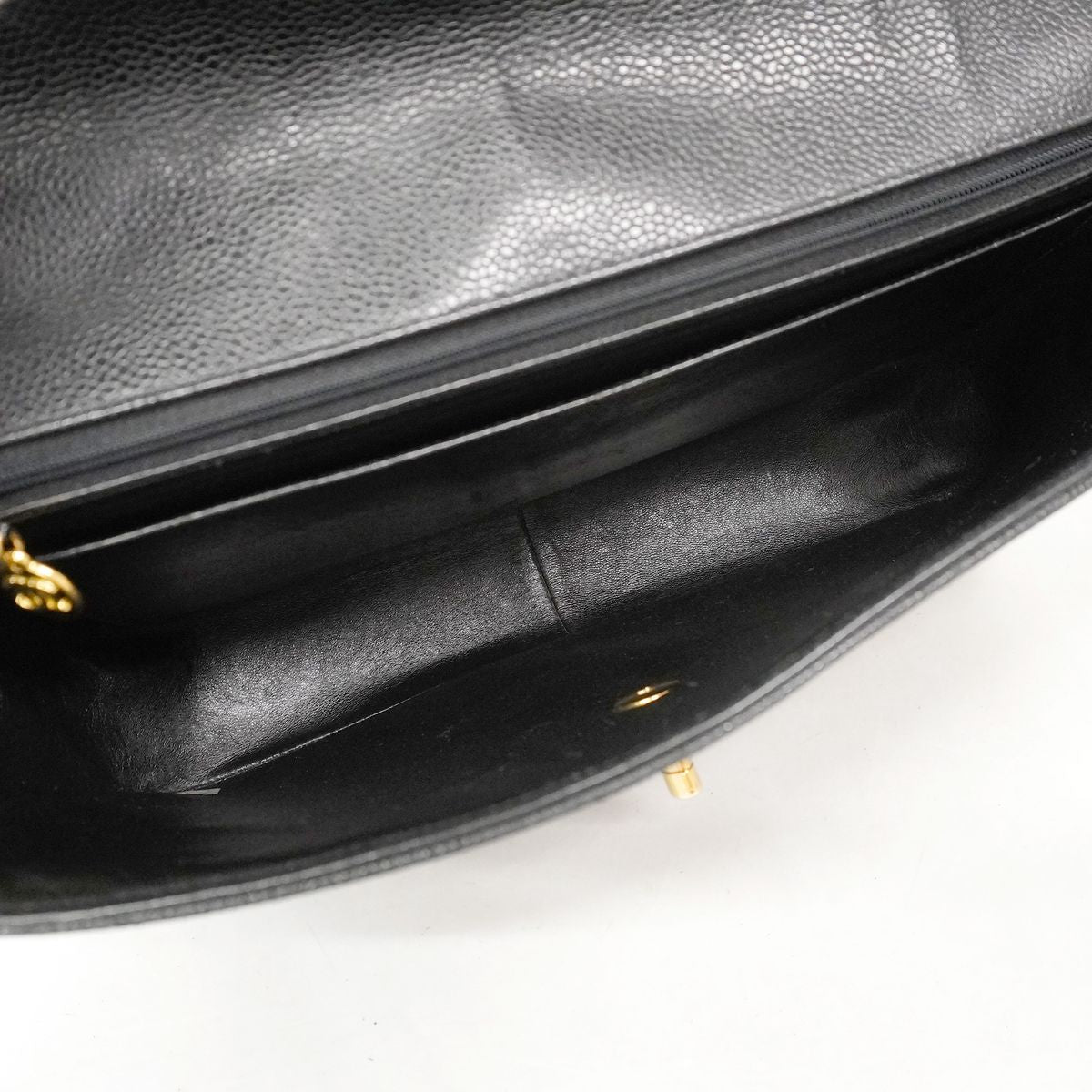 Chanel Shoulder Bag V-stitch Caviar Leather Black Gold — view 4