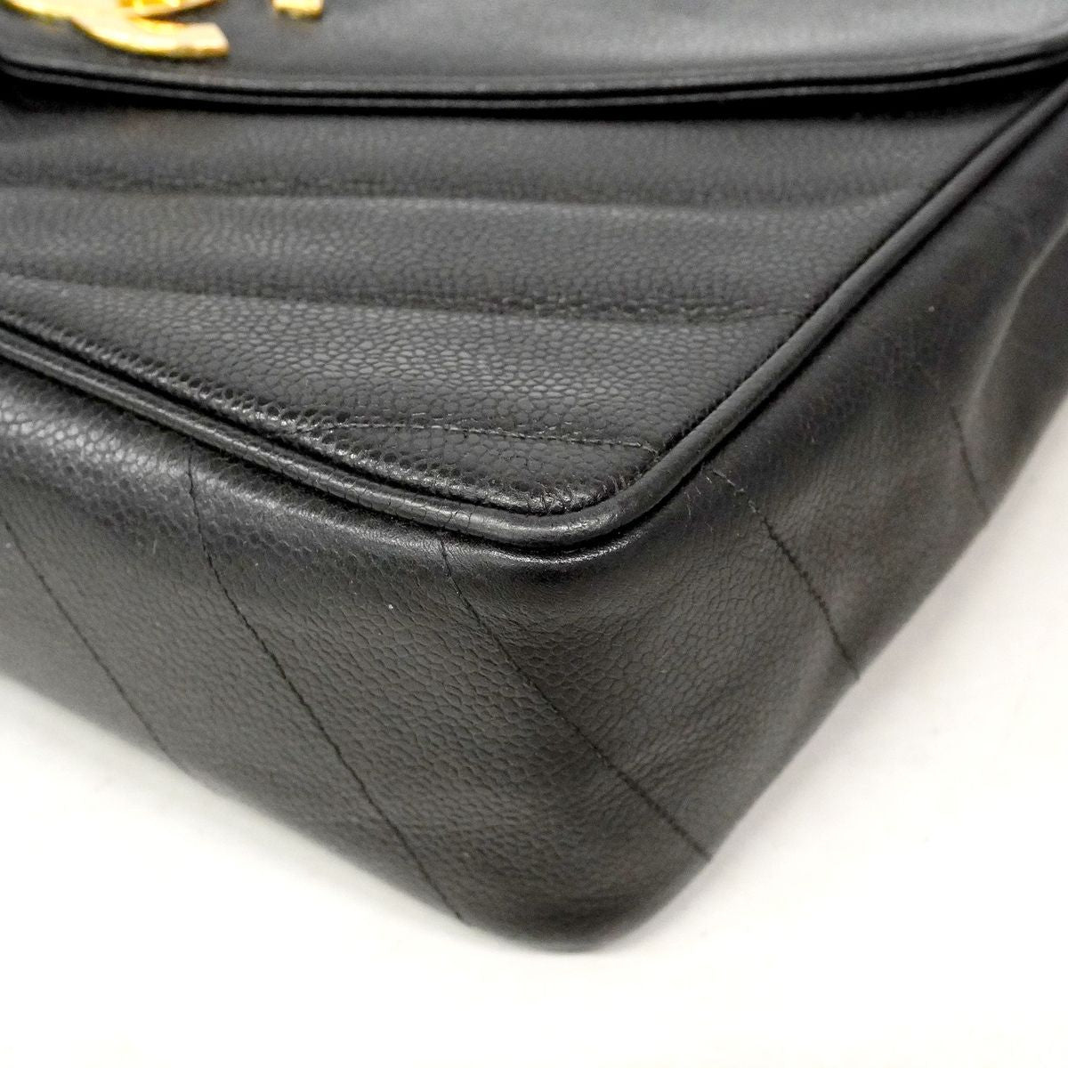 Chanel Shoulder Bag V-stitch Caviar Leather Black Gold — view 6
