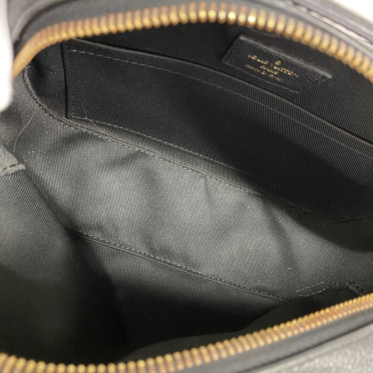 Louis Vuitton Handbag Monogram Empreinte Saintonge Noir 2-Way Bag — view 4