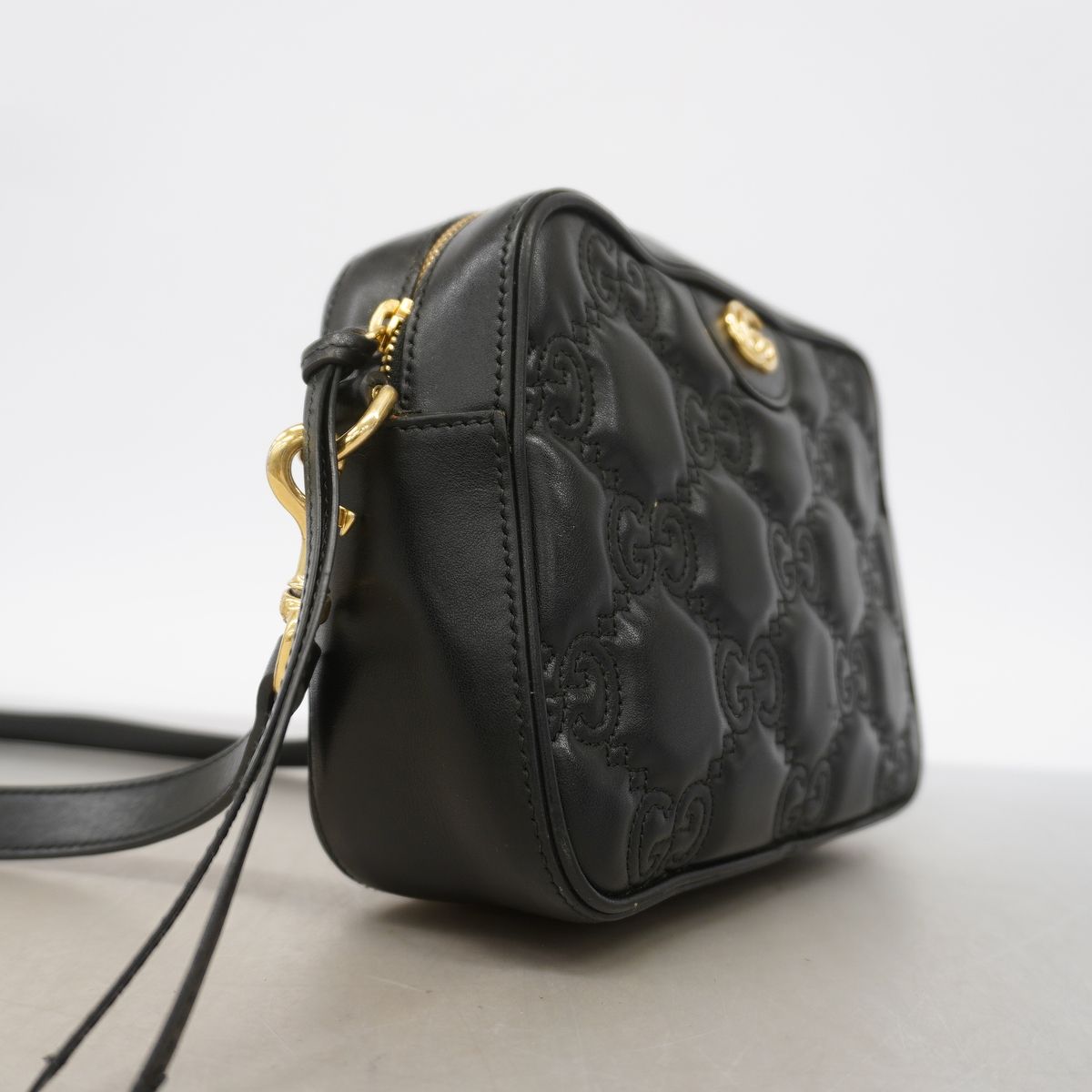 Gucci Shoulder Bag GG Matelasse Leather Black Gold — view 2