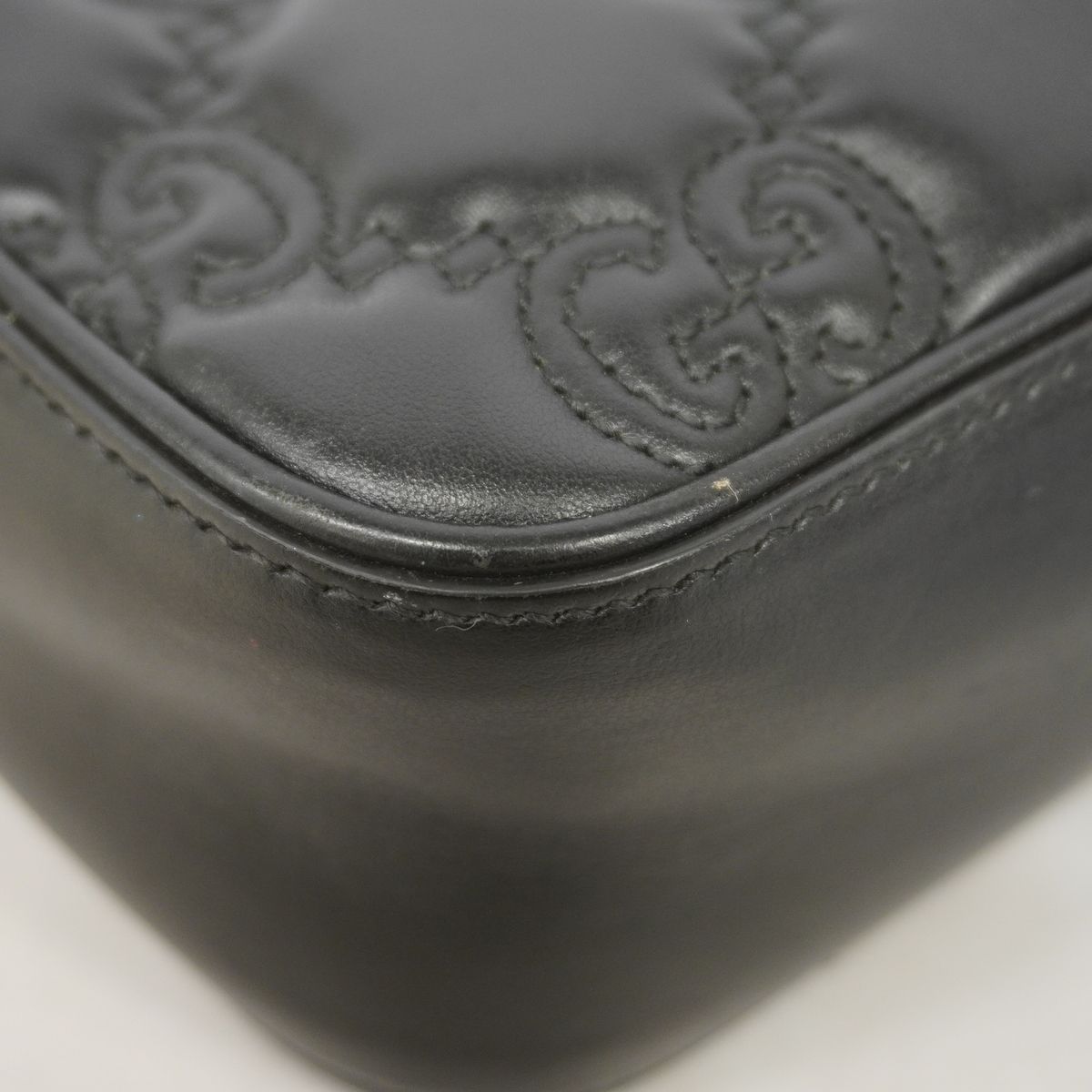 Gucci Shoulder Bag GG Matelasse Leather Black Gold — view 6